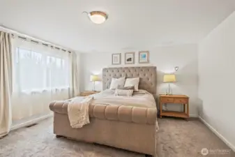 King size bed plus additional furnishings - bring it!