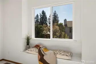 Sitting ledge in primary