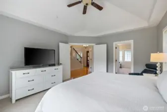 Primary to bathroom suite!