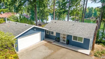 Quintessential lakehouse with $100,000 remodel!