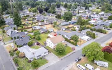 Located within walking distance (less than a mile) of Downtown Puyallup with all it's shops and parks.
