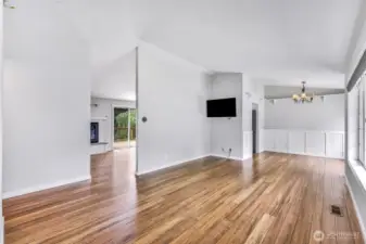 Well kept with vaulted ceilings