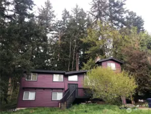 XL house on huge wooded lot!