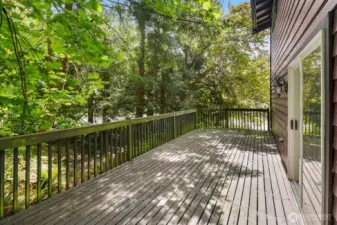 Huge side deck