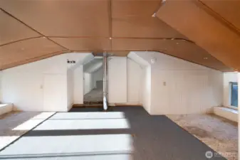 Upstairs Bonus/Rec Area