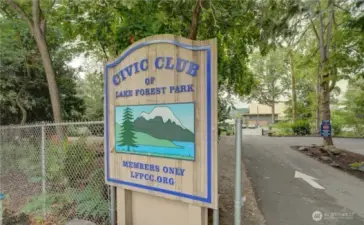 Hidden gem in desirable Lake Forest Park with deeded rights to the LFP  Civic Club.