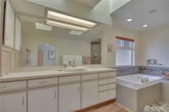 5 Piece En Suite Bath