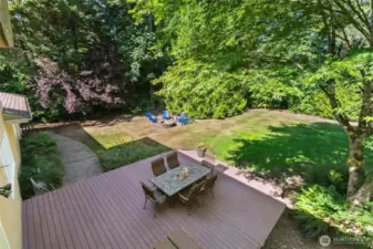 Nice firepit area for summer s'mores.
