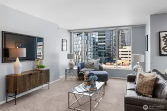 Features sweeping views of the Cascades and city lights.