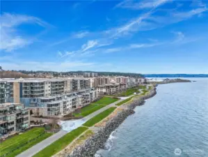 Access to waterfront walking trails enhances the outdoor lifestyle this location offers.