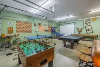 game room in 3bay garage everything here stays with home purchase