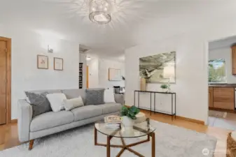 Great circular floor plan, perfect for entertaining.