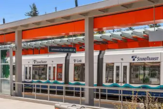 Light Rail North Station 185th St