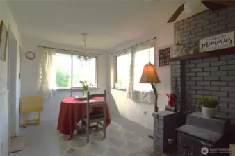 Separate dinning room...