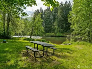 Pack a picnic and enjoy lunch by the river.