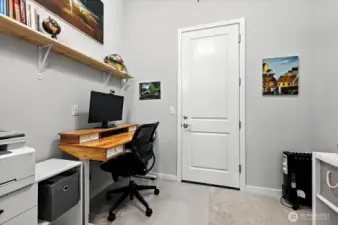 Flex space, office or craft room with access to garage