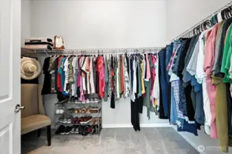 Primary suite closet