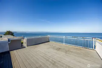 Rooftop Entertaining Deck