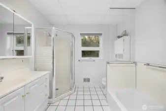 Guest House Bath