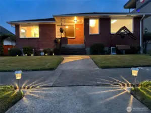 Welcome to your new home in the gorgeous waterfront city of Port Angeles