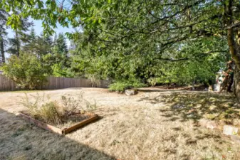 10,019 sq ft yard allows great privacy or development opportunity