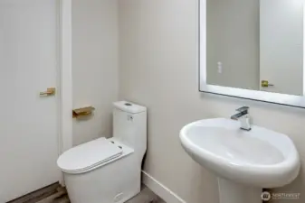 Main level bath