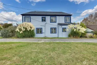 Borders a driveway easement.