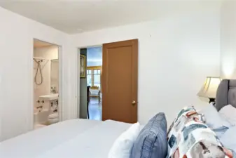 #3 en suite bathroom