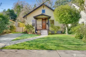 1722 N Oakes Street Tacoma. The Treehouse in the City - fully pre-inspected and ready for sale.