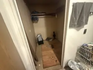 Main bed Walk-in Closet