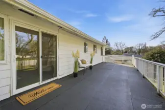 The private balcony offers ample space for an outdoor sitting set, perfect for enjoying the fresh air and relaxing in your own tranquil retreat.