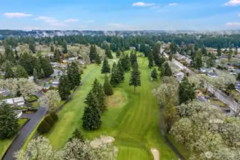 Located just within the neighborhood, the Oakbrook Golf Course offers a beautiful and tranquil setting, perfect for golf enthusiasts and outdoor lovers alike.