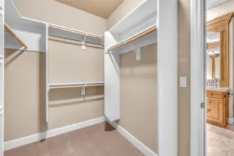 M/Bedroom Walking Closet