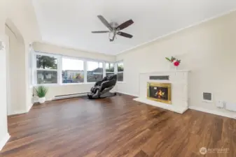 Living room- brand new floors & paint