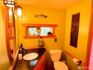 handcrafted details throughout. Three queen beds, balcony, fully equipped kitchen and wood burning stove.