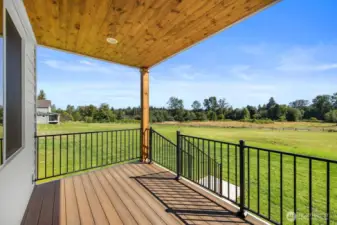 Photographs are for illustrative purposes only. Features, finishes, interior/exterior colors, landscaping and floorplan shown may vary from actual homes built.