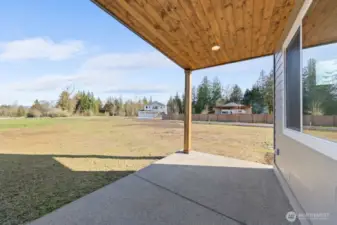 Photographs are for illustrative purposes only. Features, finishes, interior/exterior colors, landscaping and floorplan shown may vary from actual homes built.