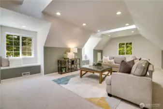 Stunning bonus room, a versatile haven for movie nights, games, or fitness.