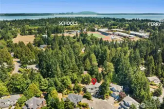 Close to everything; all levels of schools, the ferry, Winslow shops and restaurants.