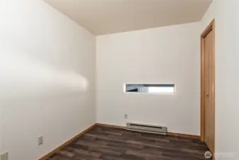 Office w/closet