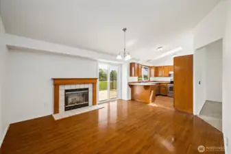 Eating area looking toward kitchen