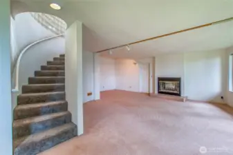 Entrance to office/ flex room/ creativity room