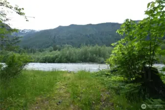 Private riverfront parcel
