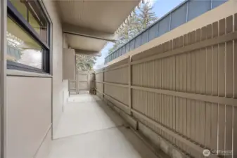 Here is the privacy enclosure, great extra space.