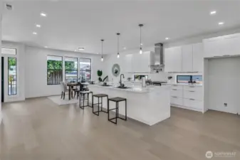 Ample room to flow between spaces