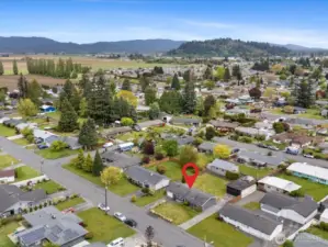 Fantastic location! Easy freeway access.