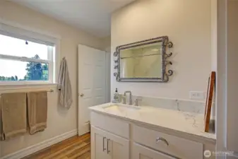4 piece full primary bath...