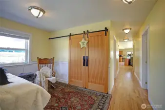 Office/guest room...