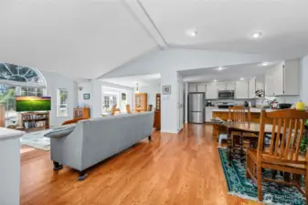 Open concept floor plan with separate dining and kitchen eating area.