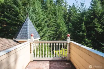 Balcony off bedroom